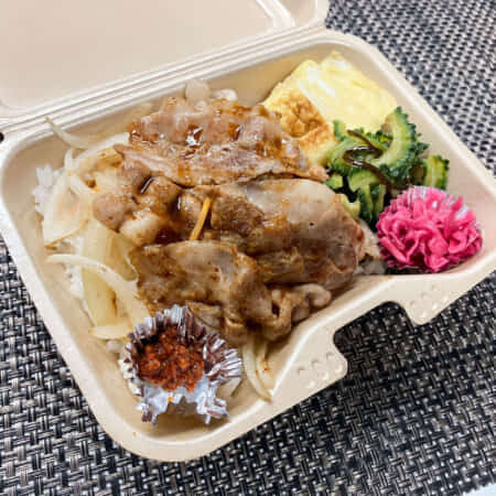 国産豚バラカルビ鉄板焼弁当｜北九州市・小倉北区で鉄板焼きのお弁当のテイクアウト・デリバリーなら幸むすび